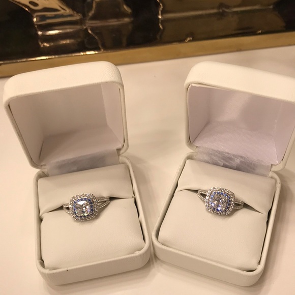 Sterling Silver White & Blue Cubic Zirconia Ring - Picture 2 of 6